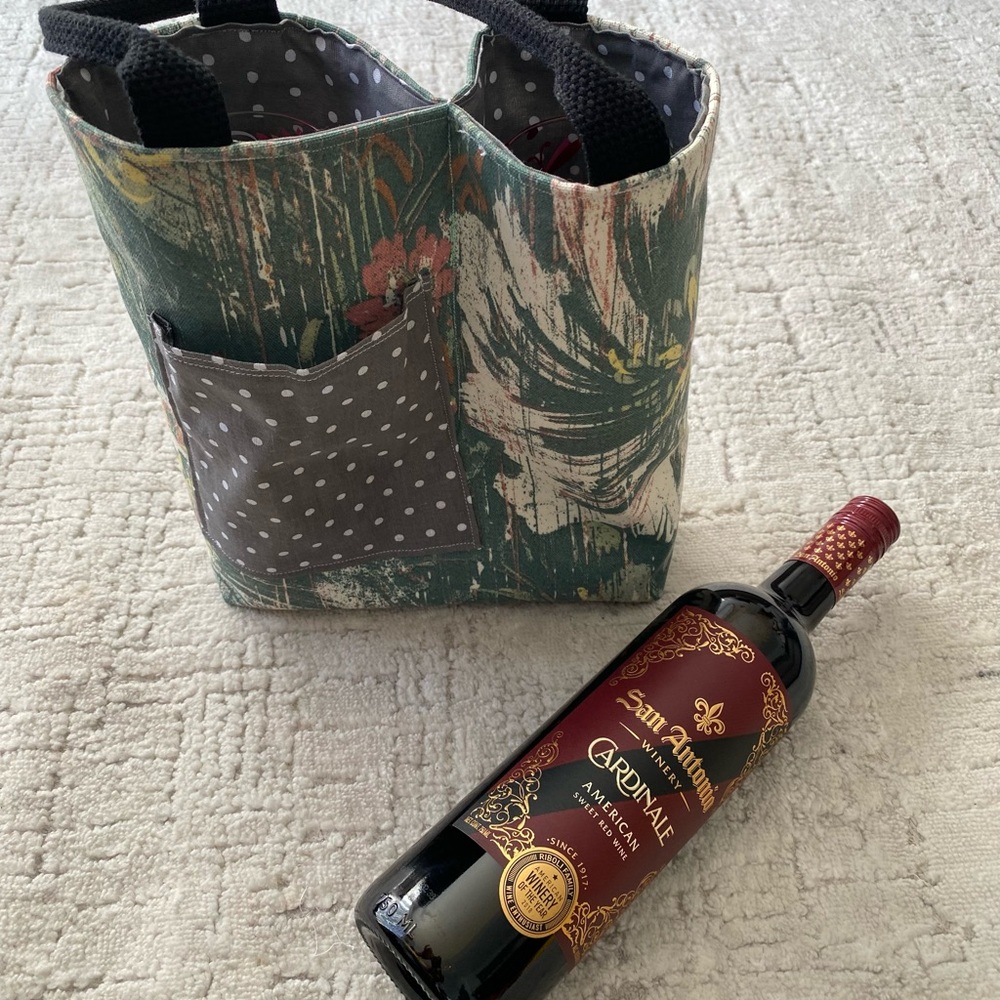 Wine bottle tote bag